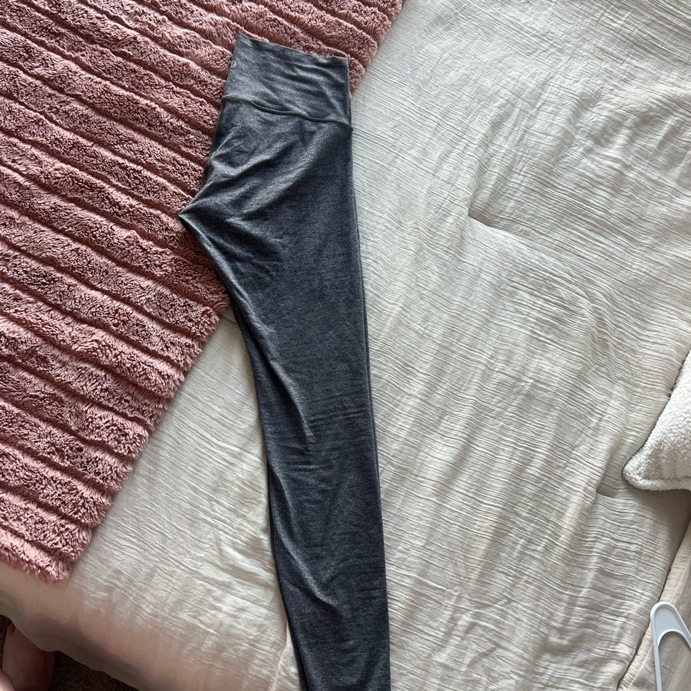 Women’s grey lululemon leggings